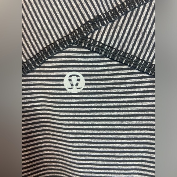 Lululemon Half Zip Pullover Striped Print ( Size 6) Color Black/Gray - Picture 7 of 12